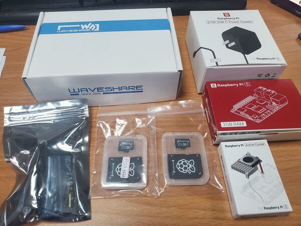 Raspberry Pi Unboxing 01.jpg